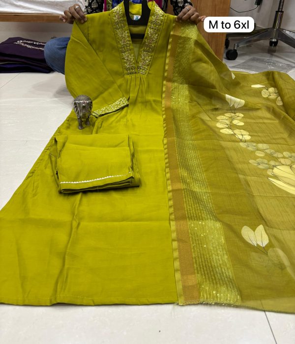 Premium maslin kurti with pant and dupatta - Image 4