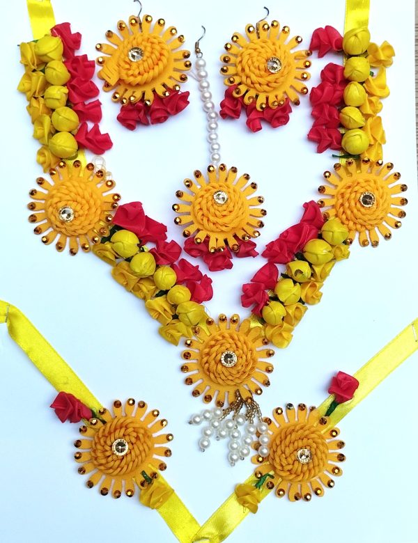 Hand made cloth ornaments and jewellery