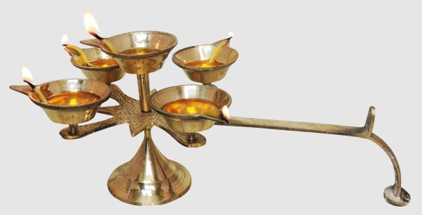 Brass Table Decor Star Deepak, Oil Lamp (FMAS628 E)