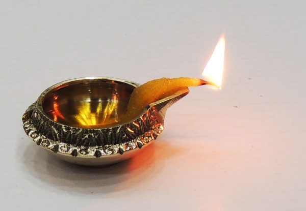 Brass Table Decor Oil Lamp Kuber Deepak (ZMAS140 B)